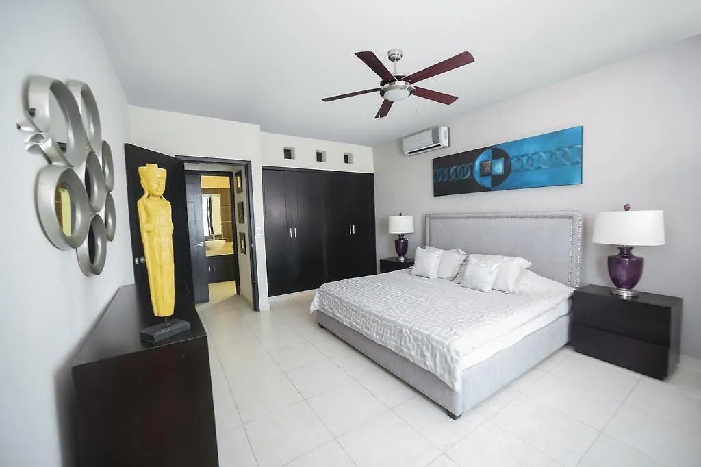 Encanto Riviera Condo Hotel Playa del Carmen 3*,