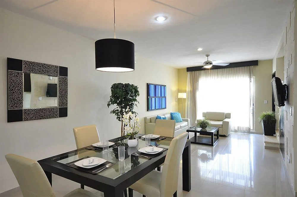 Encanto Riviera Condo Hotel Playa del Carmen