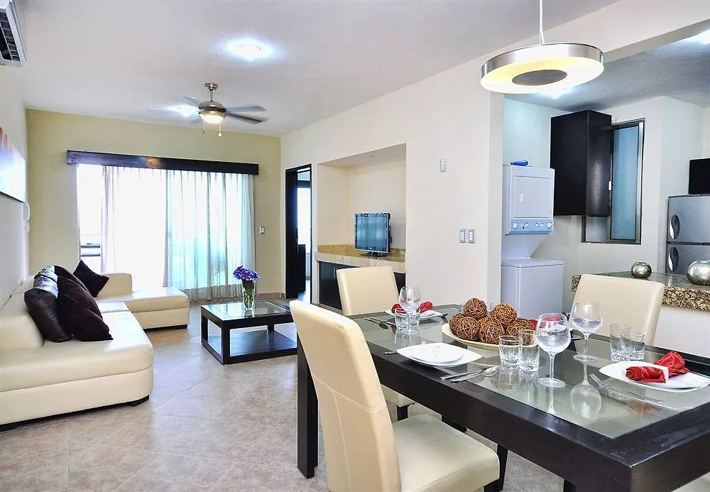 Encanto Riviera Condo Hotel Playa del Carmen 3*,