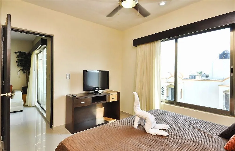 Encanto Riviera Condo Hotel Playa del Carmen