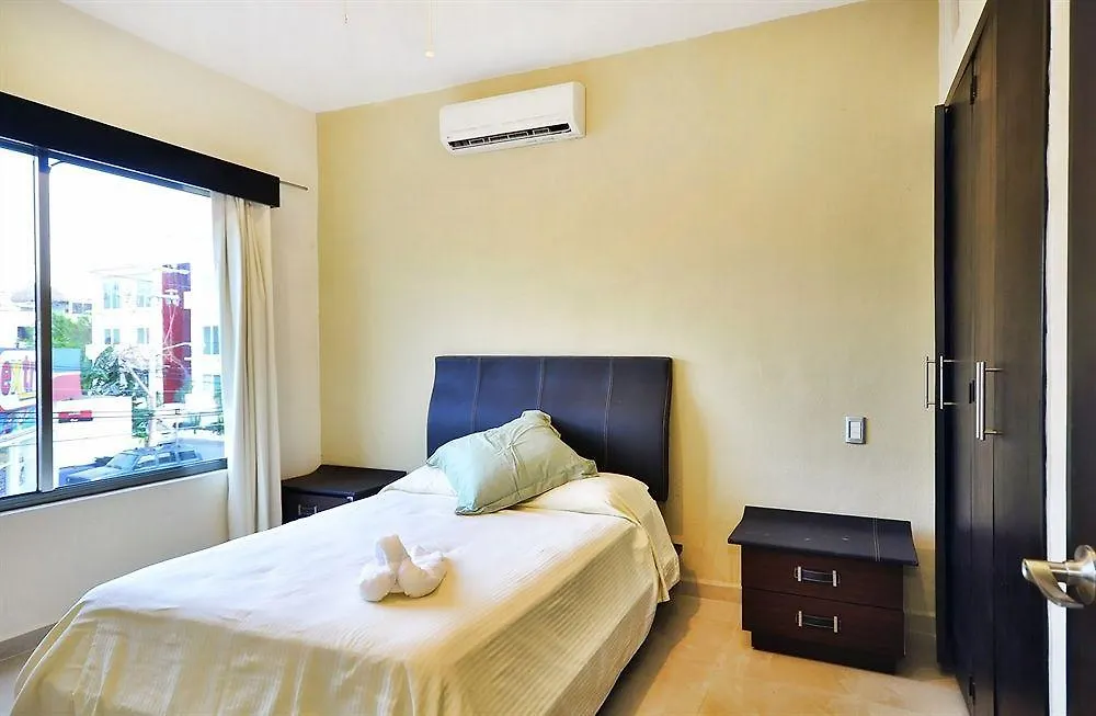 Encanto Riviera Condo Hotel Playa del Carmen 3*,