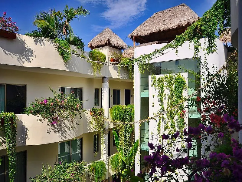 Encanto Riviera Condo Hotel Playa del Carmen México