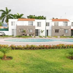 modern-pool-side-3-bedroom-house-puerto-vallarta.hotelspuertovallarta.org/