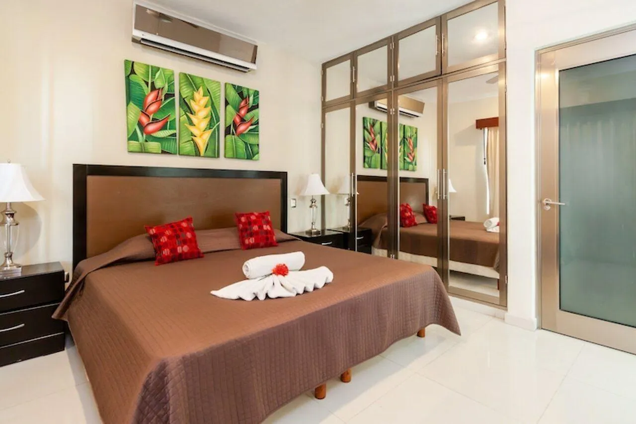 Encanto Riviera Playa del Carmen Aparthotel